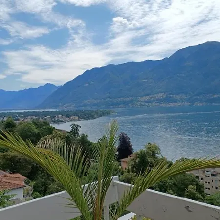 Sollevante Mit Pool Und Fantastischem Seesicht דירה