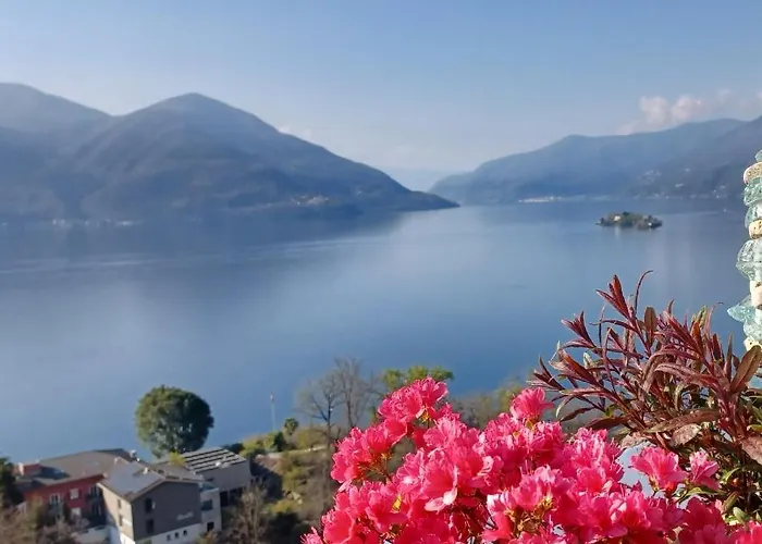 Sollevante Mit Pool Und Fantastischem Seesicht Ascona