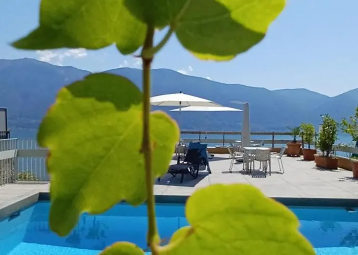 아파트 Sollevante Mit Pool Und Fantastischem Seesicht